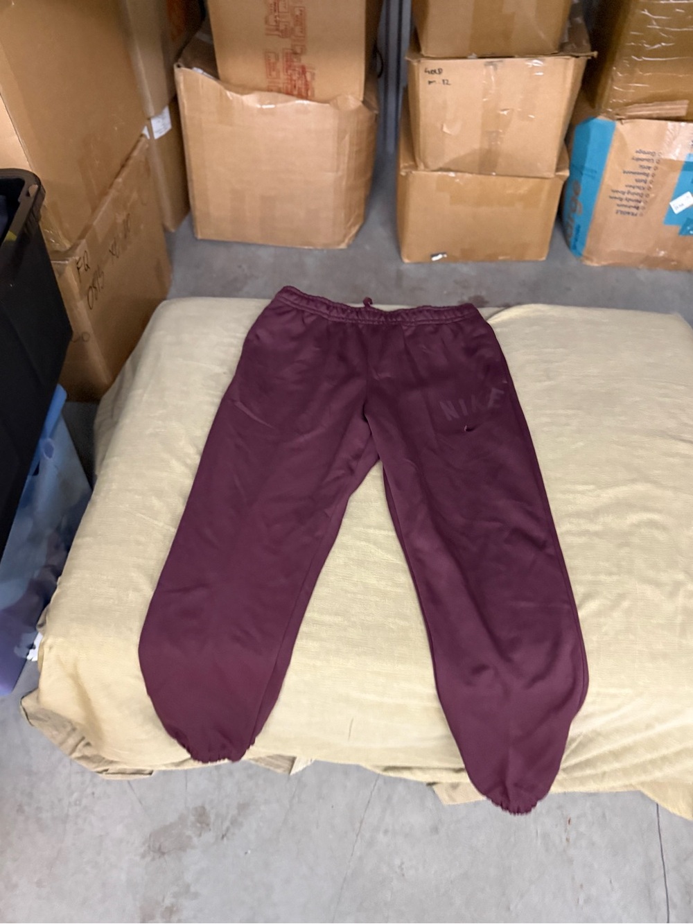 Nike Men’s Maroon Jogger Pants Size L